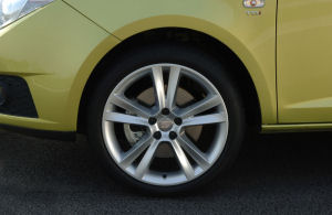 
Vue agrandie des magnifiques jantes  btons de la Seat Ibiza.

 